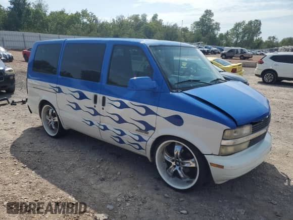 2000 Chevrolet Astro с VIN 1GNDM19W3YB207864, выставлен на аукционе Copart как лот 72075735 с пробегом 140 006 миль миль и Списание • Salvage title. История ставок и продаж доступна на DreamBid. Изображение 4.
