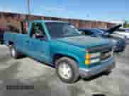 1994 GMC Sierra 1500 z VIN 1GTEC14Z4RZ523395, wystawiony jako Copart lot #83845725 z przebiegiem 322 231 mil mil oraz Szkoda całkowita • Salvage title. Historia ofert i sprzedaży dostępna na DreamBid. Obrazek 4.