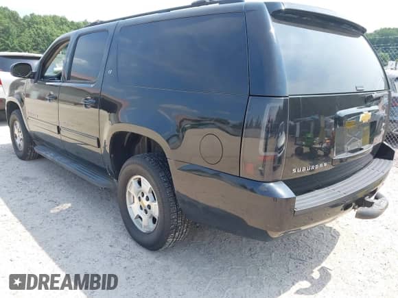 2013 Chevrolet Suburban LT z VIN 1GNSKJE74DR201035, wystawiony jako IAAI lot #42943863 z przebiegiem 216 079 mil mil oraz . Historia ofert i sprzedaży dostępna na DreamBid. Obrazek 3.