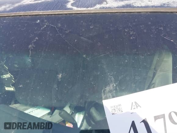 2001 Chevrolet Tahoe LT z VIN 1GNEC13T71J184865, wystawiony jako IAAI lot #41799799 z przebiegiem 290 196 mil mil oraz . Historia ofert i sprzedaży dostępna na DreamBid. Obrazek 14.