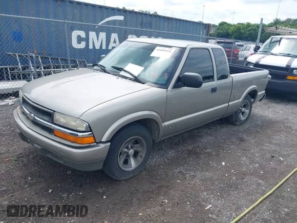 2000 Chevrolet S-10 LS с VIN 1GCCS1947Y8134178, выставлен на аукционе IAAI как лот 42689910 с пробегом 173 931 миль миль и . История ставок и продаж доступна на DreamBid. Изображение 2.