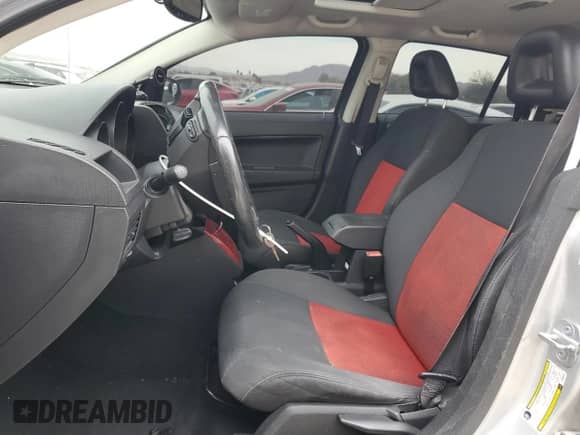 2008 Dodge Caliber R/T with VIN 1B3HB78K28D503675, listed as a Copart auction lot 42827395 with 161,960 mi miles and Salvage title. Bid and sale history available at DreamBid. Image 7.