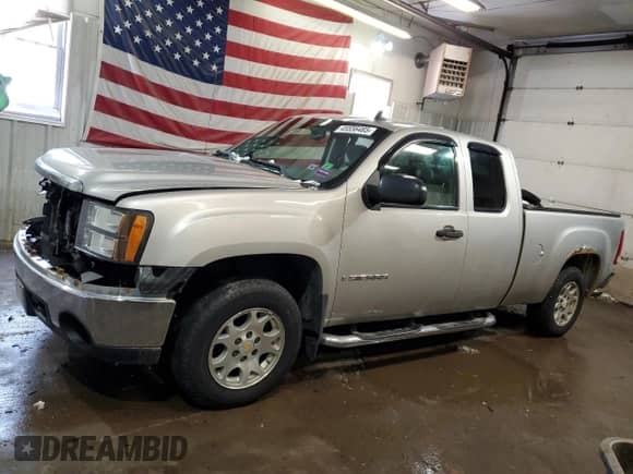 2007 GMC Sierra 1500 SLE1 with VIN 2GTEC19C371701744, listed as a Copart auction lot 45556485 with 205,859 mi miles and Salvage title. Bid and sale history available at DreamBid. Image 1.