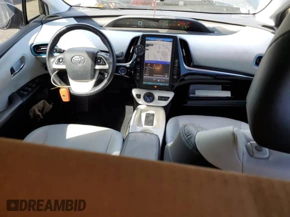 2018 Toyota Prius Plus z VIN JTDKARFP7J3086633, wystawiony jako Copart lot #82094685 z przebiegiem 275 692 mil mil oraz Szkoda całkowita • Salvage title. Historia ofert i sprzedaży dostępna na DreamBid. Obrazek 8.