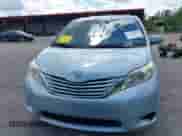 2017 Toyota Sienna LE Auto Access Seat с VIN 5TDKZ3DC6HS888752, выставлен на аукционе IAAI как лот 43216076 с пробегом 105 314 миль миль и . История ставок и продаж доступна на DreamBid. Изображение 13.