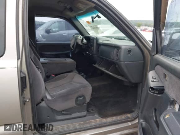 2002 GMC Sierra 1500 SLE с VIN 2GTEC19V121171588, выставлен на аукционе IAAI как лот 43076307 с пробегом 117 879 миль миль и . История ставок и продаж доступна на DreamBid. Изображение 5.