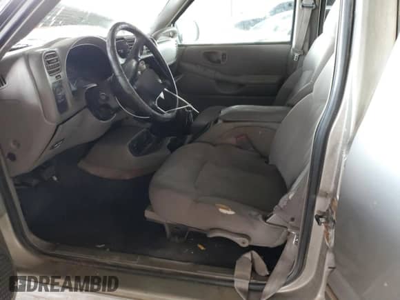 2004 Chevrolet Blazer LS z VIN 1GNDT13X84K120850, wystawiony jako Copart lot #72561234 z przebiegiem 188 094 mil mil oraz Szkoda całkowita • Salvage title. Historia ofert i sprzedaży dostępna na DreamBid. Obrazek 7.