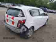 2016 Chevrolet Sonic LS z VIN 1G1JA6SH5G4109671, wystawiony jako IAAI lot #39954571 z przebiegiem 145 219 mil mil oraz . Historia ofert i sprzedaży dostępna na DreamBid. Obrazek 4.