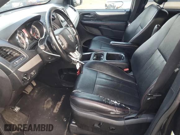 2013 Dodge Grand Caravan R/T z VIN 2C4RDGEG0DR695070, wystawiony jako Copart lot #68165805 z przebiegiem 122 956 mil mil oraz Czysty tytuł • Clean title. Historia ofert i sprzedaży dostępna na DreamBid. Obrazek 7.