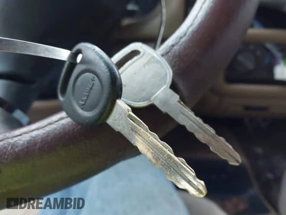 2000 Chevrolet Blazer LS с VIN 1GNCT18W7YK252323, выставлен на аукционе IAAI как лот 41842766 с пробегом 149 462 миль миль и . История ставок и продаж доступна на DreamBid. Изображение 11.