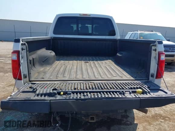 2015 Ford F-250 Lariat с VIN 1FT7W2BT4FEC52863, выставлен на аукционе IAAI как лот 43061179 с пробегом 329 739 миль миль и . История ставок и продаж доступна на DreamBid. Изображение 17.