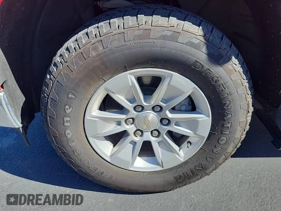 2024 Chevrolet Silverado 1500 LT z VIN 1GCRDDEK1RZ155405, wystawiony jako IAAI lot #43540237 z przebiegiem 50 431 mil mil oraz . Historia ofert i sprzedaży dostępna na DreamBid. Obrazek 40.