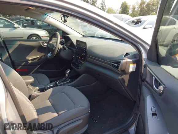 2022 Hyundai Ioniq SE with VIN KMHC75LC0NU282499, listed as a IAAI auction lot 42975181 with 43,634 mi miles and . Bid and sale history available at DreamBid. Image 5.