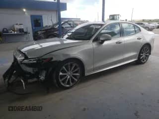 2019 Volvo S60 Momentum z VIN 7JR102FK9KG009235, wystawiony jako Copart lot #84266015 z przebiegiem 86 282 mil mil oraz Nie do naprawy • Non repairable. Historia ofert i sprzedaży dostępna na DreamBid. Obrazek 1.