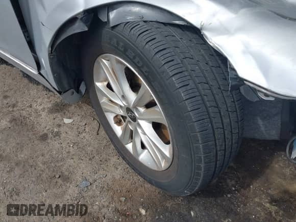 2012 Hyundai Sonata GLS z VIN 5NPEB4AC0CH473310, wystawiony jako IAAI lot #43233568 z przebiegiem 40 028 mil mil oraz . Historia ofert i sprzedaży dostępna na DreamBid. Obrazek 18.