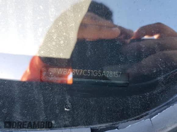 2016 BMW 4 Series 428i z VIN WBA3V7C51G5A28157, wystawiony jako Copart lot #86146735 z przebiegiem 60 381 mil mil oraz Czysty tytuł • Clean title. Historia ofert i sprzedaży dostępna na DreamBid. Obrazek 12.