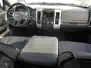 2009 Dodge 1500 SLT z VIN 1D3HV18P59S784874, wystawiony jako Copart lot #80361045 z przebiegiem 158 999 mil mil oraz Czysty tytuł • Clean title. Historia ofert i sprzedaży dostępna na DreamBid. Obrazek 8.