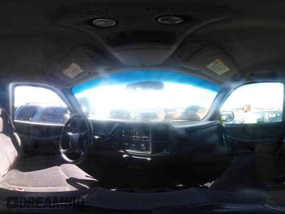 2002 Chevrolet Silverado 2500HD LS z VIN 1GCHK29U52E100907, wystawiony jako IAAI lot #43367324 z przebiegiem 119 213 mil mil oraz . Historia ofert i sprzedaży dostępna na DreamBid. Obrazek 18.