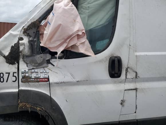 2019 Ram ProMaster Cargo z VIN 3C6TRVAG9KE506875, wystawiony jako Copart lot #60240635 z przebiegiem Nie podano mil oraz Szkoda całkowita • Salvage title. Historia ofert i sprzedaży dostępna na DreamBid. Obrazek 7.