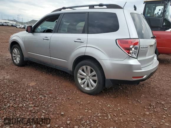 2011 Subaru Forester X Limited z VIN JF2SHAEC2BH728130, wystawiony jako Copart lot #85941235 z przebiegiem 101 564 mil mil oraz Czysty tytuł • Clean title. Historia ofert i sprzedaży dostępna na DreamBid. Obrazek 2.