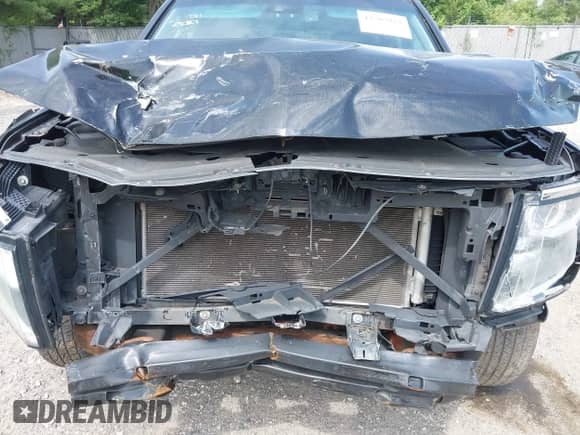 2015 Chevrolet Suburban LT с VIN 1GNSKJKC1FR166507, выставлен на аукционе IAAI как лот 42507923 с пробегом 214 061 миль миль и . История ставок и продаж доступна на DreamBid. Изображение 6.