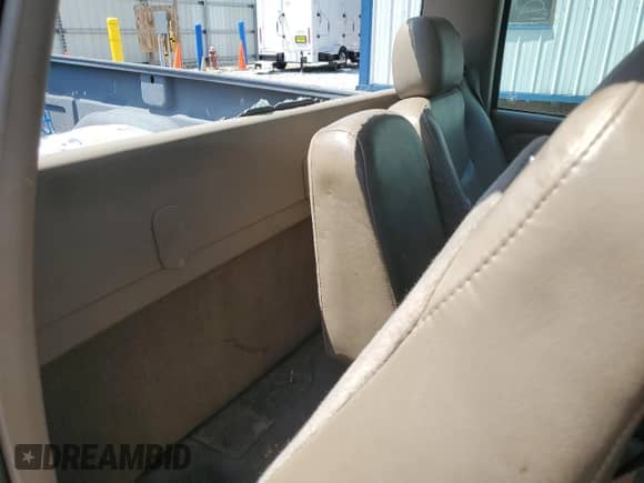 2004 GMC Sierra 1500 SLE with VIN 1GTEC14V54E136674, listed as a Copart auction lot 57258745 with 266,011 mi miles and Salvage title. Bid and sale history available at DreamBid. Image 10.