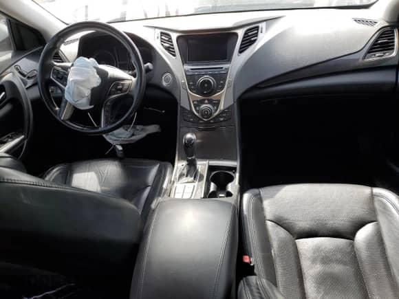 2013 Hyundai Azera с VIN KMHFG4JG2DA218865, выставлен на аукционе Copart как лот 51301965 с пробегом 135 506 миль миль и Списание • Salvage title. История ставок и продаж доступна на DreamBid. Изображение 8.