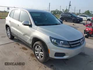 2013 Volkswagen Tiguan SE с VIN WVGAV7AX9DW542089, выставлен на аукционе IAAI как лот 42212502 с пробегом 173 804 миль миль и . История ставок и продаж доступна на DreamBid. Изображение 1.