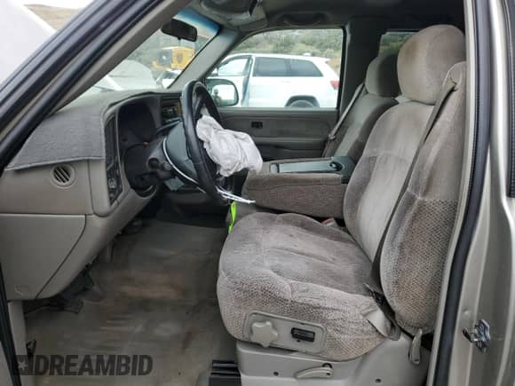 1999 Chevrolet Silverado 1500 LS z VIN 2GCEC19T1X1182063, wystawiony jako Copart lot #53395935 z przebiegiem 480 302 mil mil oraz Szkoda całkowita • Salvage title. Historia ofert i sprzedaży dostępna na DreamBid. Obrazek 7.