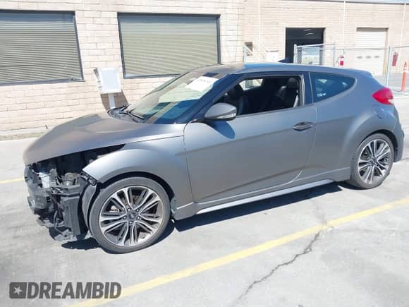 2016 Hyundai Veloster Turbo с VIN KMHTC6AE5GU251161, выставлен на аукционе IAAI как лот 42818741 с пробегом 45 145 миль миль и . История ставок и продаж доступна на DreamBid. Изображение 18.
