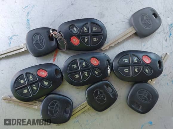 2005 Toyota Sienna XLE z VIN 5TDZA22C85S359348, wystawiony jako IAAI lot #42640899 z przebiegiem 185 773 mil mil oraz . Historia ofert i sprzedaży dostępna na DreamBid. Obrazek 11.