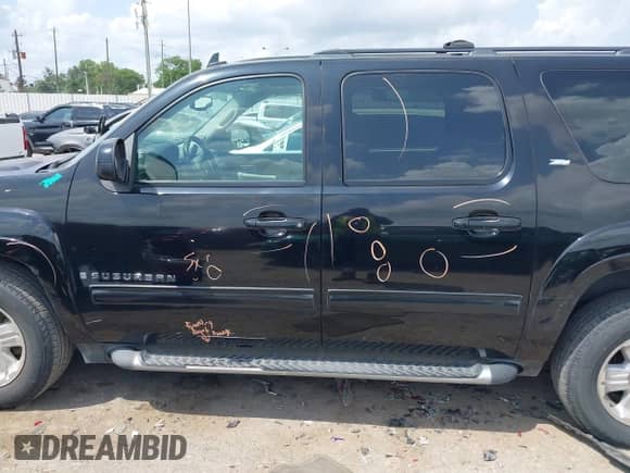 2009 Chevrolet Suburban 2LT с VIN 1GNFC26J99R278876, выставлен на аукционе IAAI как лот 42092098 с пробегом 276 825 миль миль и . История ставок и продаж доступна на DreamBid. Изображение 14.