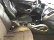 2015 Hyundai Veloster z VIN KMHTC6AD0FU238274, wystawiony jako Copart lot #73207244 z przebiegiem 143 112 mil mil oraz Czysty tytuł • Clean title. Historia ofert i sprzedaży dostępna na DreamBid. Obrazek 5.