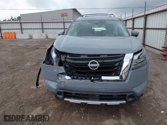 2025 Nissan Pathfinder Platinum with VIN 5N1DR3DH7SC230933, listed as a IAAI auction lot 42497899 with 769 mi miles and . Bid and sale history available at DreamBid. Image 12.