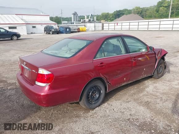 2005 Toyota Camry STD with VIN 4T1BE32K55U060541, listed as a IAAI auction lot 42962839 with 311,006 mi miles and . Bid and sale history available at DreamBid. Image 4.