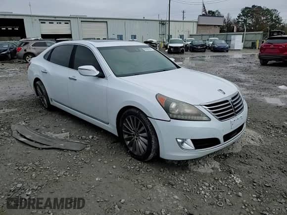 2015 Hyundai Equus Ultimate with VIN KMHGH4JH3FU099414, listed as a Copart auction lot 83268144 with 133,560 mi miles and Salvage title. Bid and sale history available at DreamBid. Image 10.