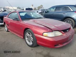 1996 Ford Mustang GT z VIN 1FALP42X2TF163881, wystawiony jako IAAI lot #42342549 z przebiegiem 92 660 mil mil oraz . Historia ofert i sprzedaży dostępna na DreamBid. Obrazek 1.