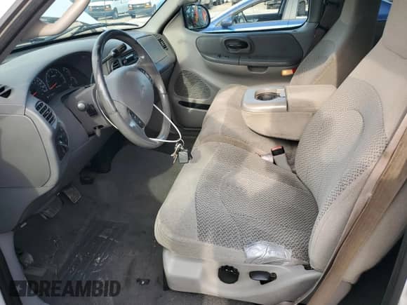 2001 Ford F-150 XL with VIN 1FTZX17231KF34373, listed as a Copart auction lot 68665815 with 161,328 mi miles and Clean title. Bid and sale history available at DreamBid. Image 7.