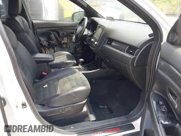 2020 Mitsubishi Outlander ES с VIN JA4AZ3A35LZ045983, выставлен на аукционе IAAI как лот 42705227 с пробегом 29 миль миль и . История ставок и продаж доступна на DreamBid. Изображение 5.