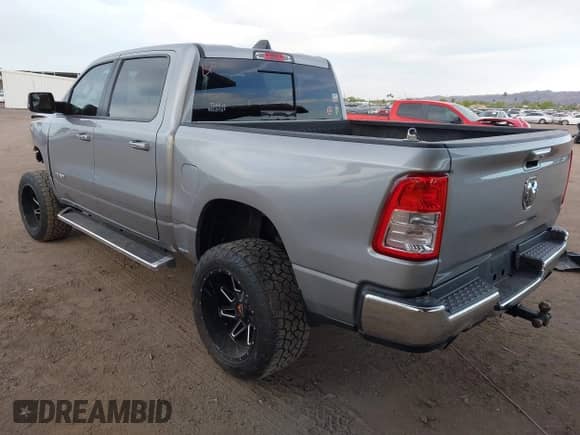2019 Ram 1500 Big Horn with VIN 1C6RREFT4KN828335, listed as a IAAI auction lot 42170532 with 76,593 mi miles and . Bid and sale history available at DreamBid. Image 3.