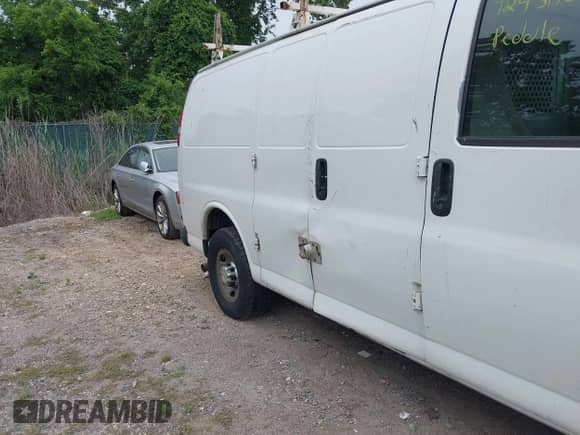 2011 Chevrolet Express Cargo with VIN 1GCWGFCA4B1172655, listed as a IAAI auction lot 42451763 with 326,327 mi miles and . Bid and sale history available at DreamBid. Image 6.