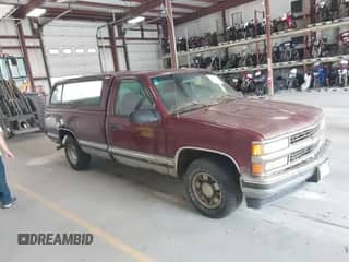 1996 Chevrolet Silverado 1500 with VIN 1GCEC14R9TZ214898, listed as a IAAI auction lot 42954989 with 177,110 mi miles and . Bid and sale history available at DreamBid. Image 1.