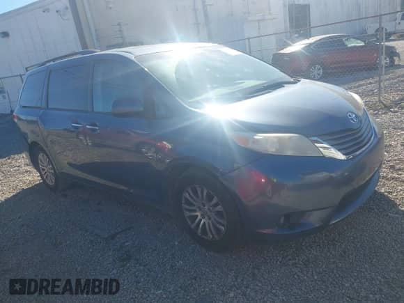 2013 Toyota Sienna XLE AAS with VIN 5TDYK3DC6DS358368, listed as a IAAI auction lot 43403983 with 203,745 mi miles and . Bid and sale history available at DreamBid. Image 1.