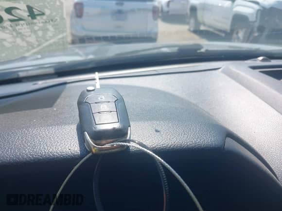 2017 Ford F-150 XL z VIN 1FTEW1CP0HFB62268, wystawiony jako IAAI lot #42651359 z przebiegiem 161 596 mil mil oraz . Historia ofert i sprzedaży dostępna na DreamBid. Obrazek 11.