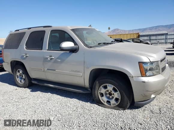 2008 Chevrolet Tahoe 1LT with VIN 1GNFC13078R114210, listed as a Copart auction lot 69286435 with 364,596 mi miles and Clean title. Bid and sale history available at DreamBid. Image 4.