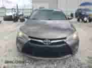 2015 Toyota Camry SE z VIN 4T1BF1FK3FU473992, wystawiony jako Copart lot #81214235 z przebiegiem 161 099 mil mil oraz Szkoda całkowita • Salvage title. Historia ofert i sprzedaży dostępna na DreamBid. Obrazek 5.