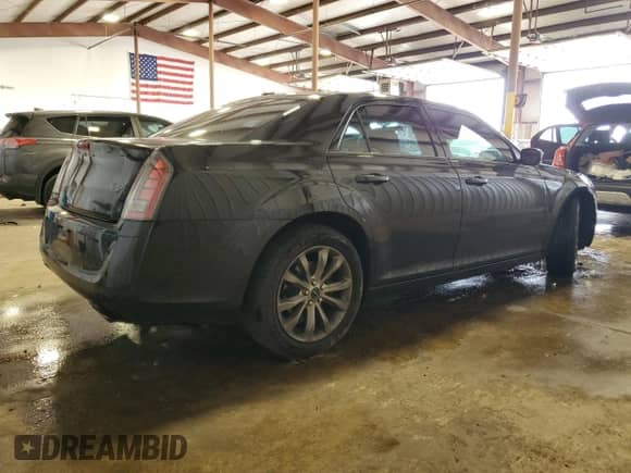 2014 Chrysler 300 S with VIN 2C3CCAGT3EH340650, listed as a Copart auction lot 60697755 with 105,178 mi miles and Salvage title. Bid and sale history available at DreamBid. Image 3.