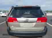 2004 Toyota Sienna XLE z VIN 5TDZA22C94S005059, wystawiony jako IAAI lot #43152895 z przebiegiem 187 536 mil mil oraz . Historia ofert i sprzedaży dostępna na DreamBid. Obrazek 16.