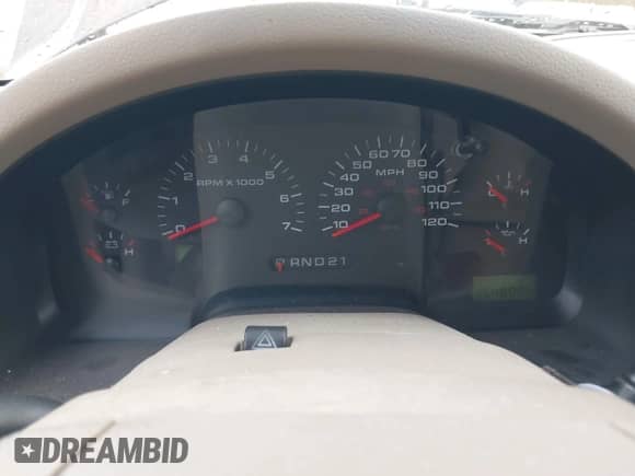 2005 Ford F-150 XLT z VIN 1FTPW14545FB16234, wystawiony jako IAAI lot #43503270 z przebiegiem 154 800 mil mil oraz . Historia ofert i sprzedaży dostępna na DreamBid. Obrazek 7.