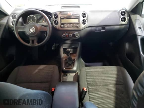 2011 Volkswagen Tiguan S с VIN WVGCV7AX9BW513004, выставлен на аукционе Copart как лот 90214585 с пробегом 196 702 миль миль и На запчасти • Non repairable. История ставок и продаж доступна на DreamBid. Изображение 8.